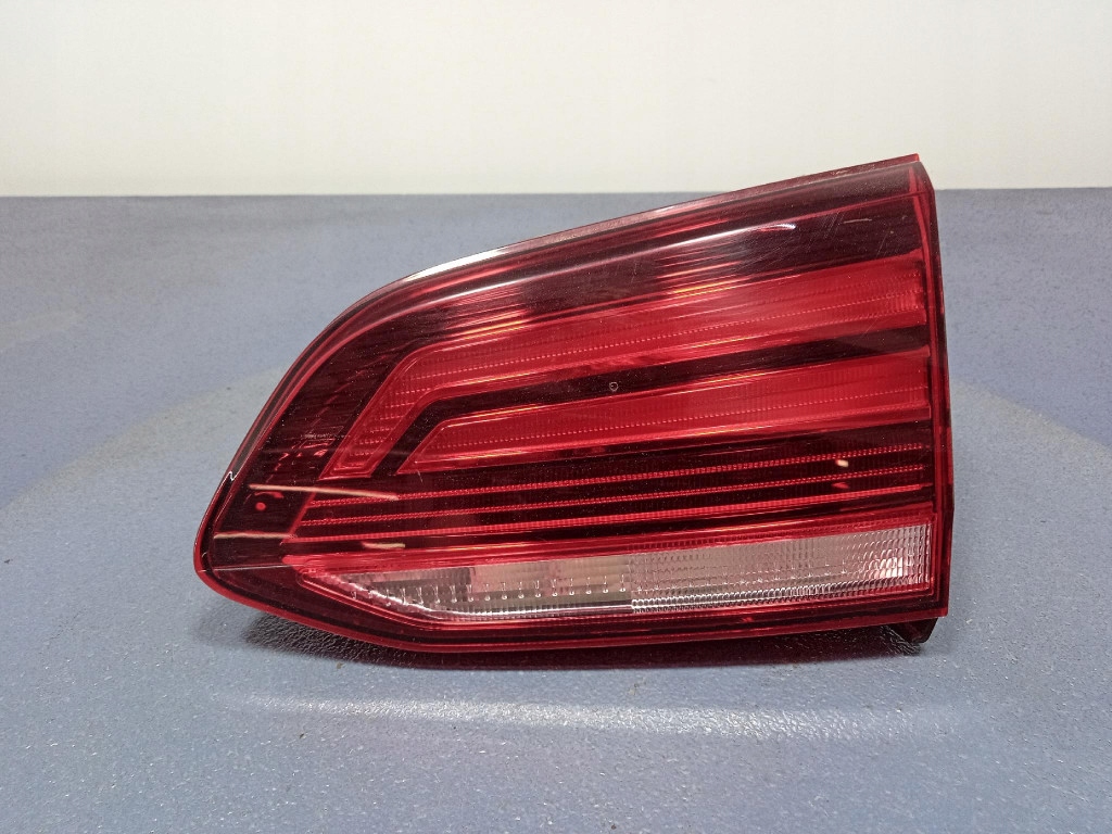 фото №1, Vw golf vii kombi lift лампа задняя правая w крышка 5g9945094h