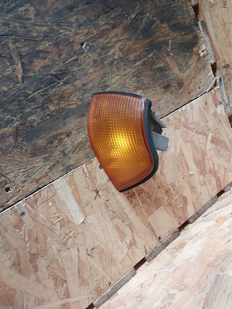 Поворотник лівий перед передній bmw e36 sedan 1387043 оригінальний Ціна