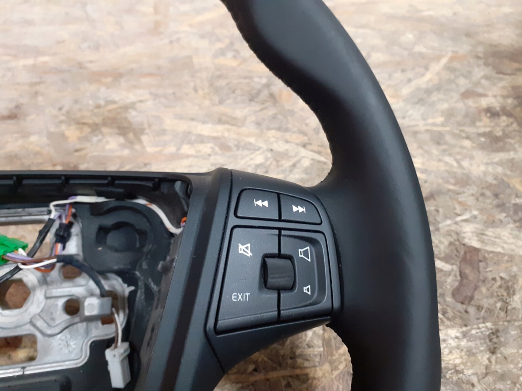 фото №8, Volvo v40 ii воздуховод кожа оригинал мультифункция