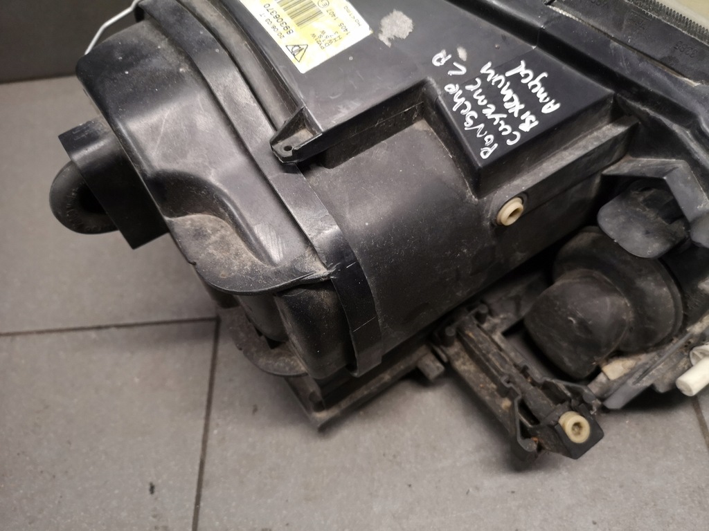 фото №13, Лампа левый перед bixenon porsche cayenne uk