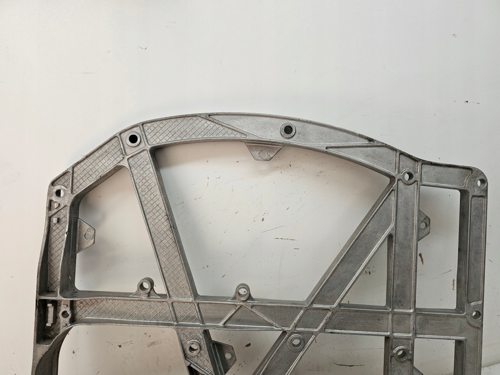 Купить Кронштейн каркас кронштейн кронштейн бака adblue volvo fh 4 24176787