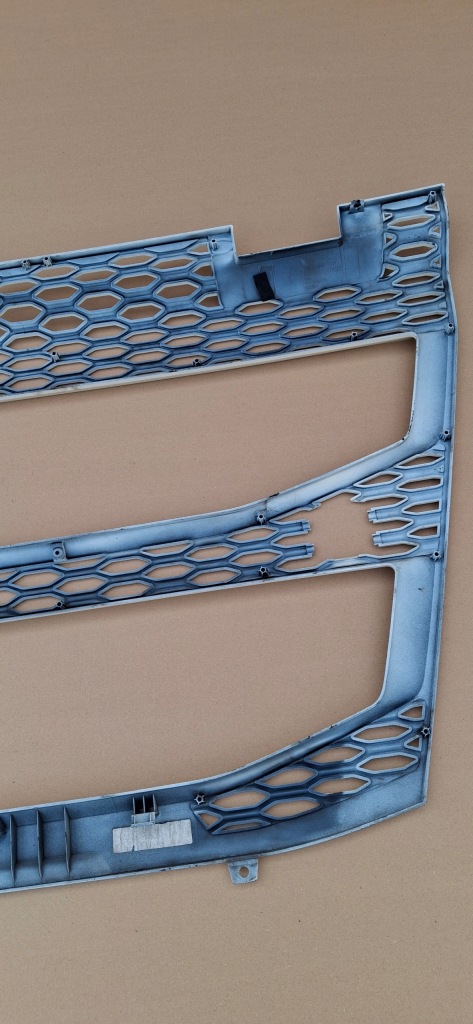 Volvo fh5 решітка радіатора решітка  радіатора оригінал 84235714 Ціна