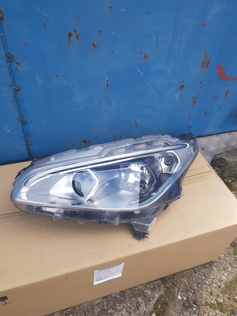фото №1, Peugeot 208 fl lift led лампа левая перед передняя