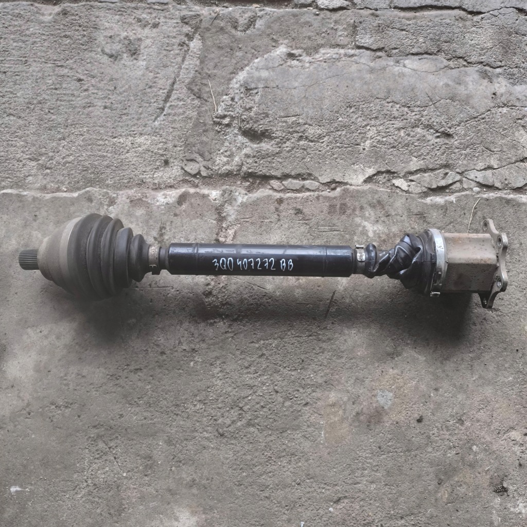 Купить Vw audi приводной вал правый  3q0407272bb