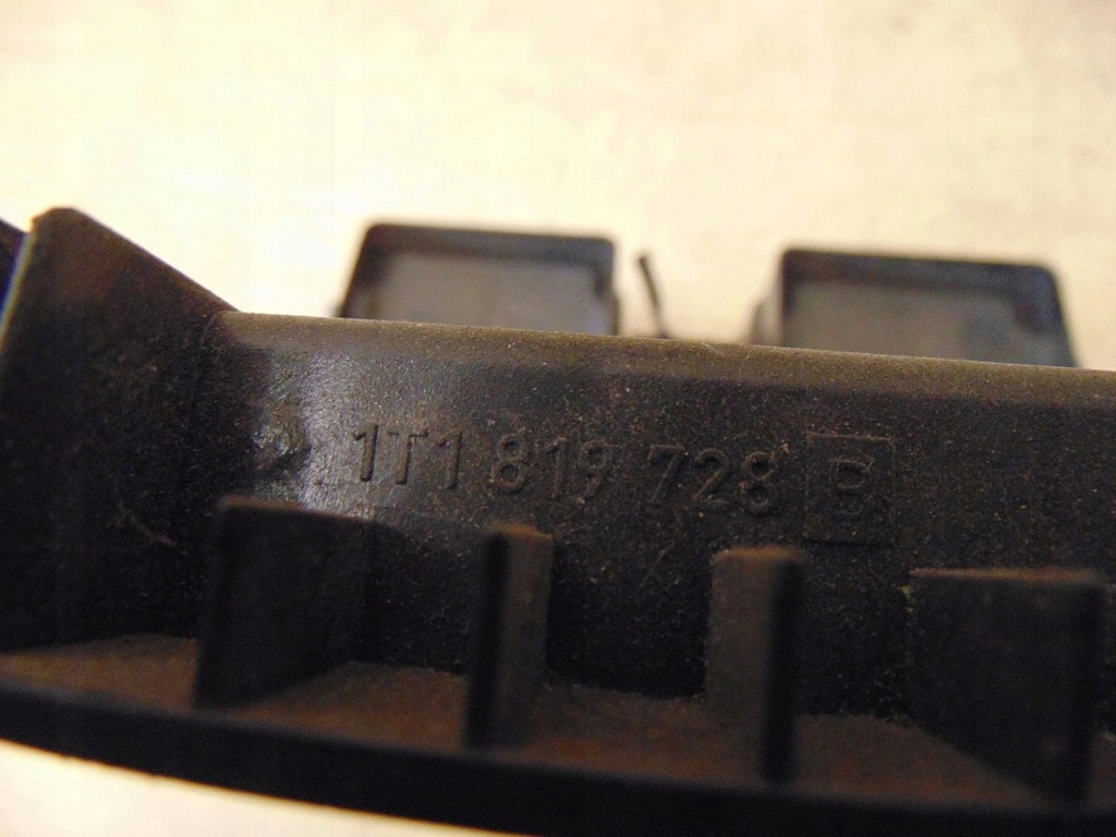 фото №5, Рамка консолі ґрати vw touran 1t1819728b