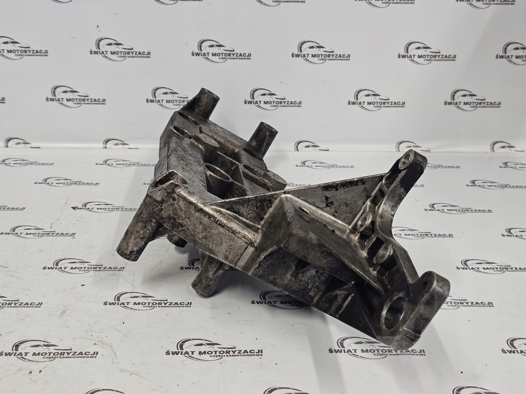 фото №5, Volvo xc70 2.4 d5 d5244t d5244t4 кронштейн двигуна 30757168