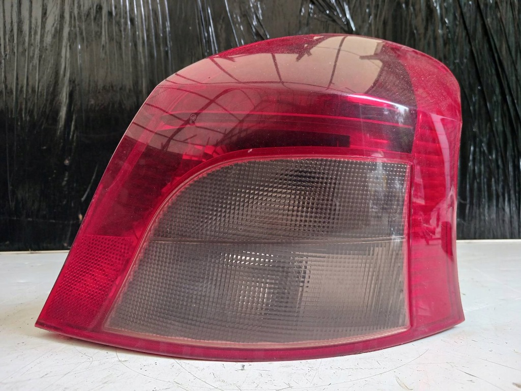 фото №1, Лампа права задня toyota yaris ii 5d