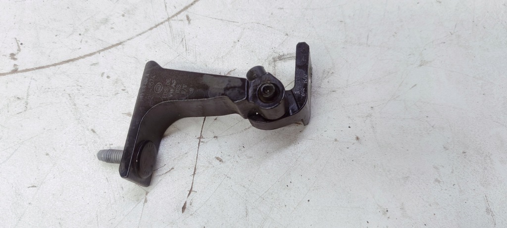 фото №1, Петля двері правий audi a4 b9 8w5831404a