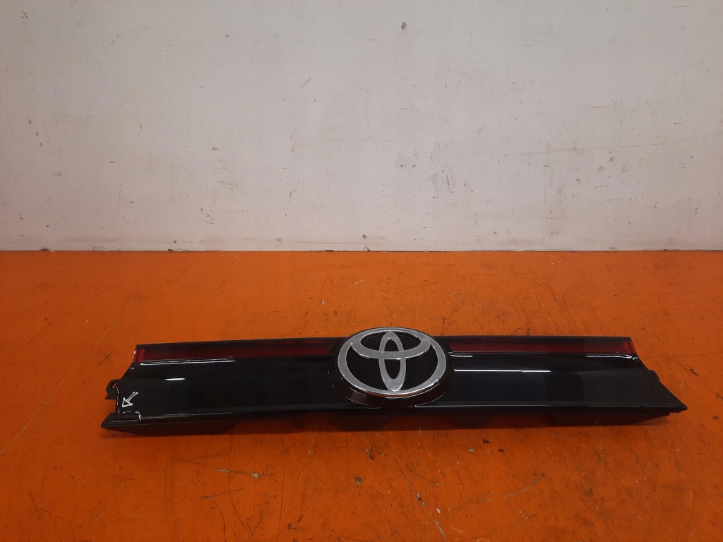 фото №6, Toyota yaris cross 20- накладка молдинг крышки багажника 76801-0d760