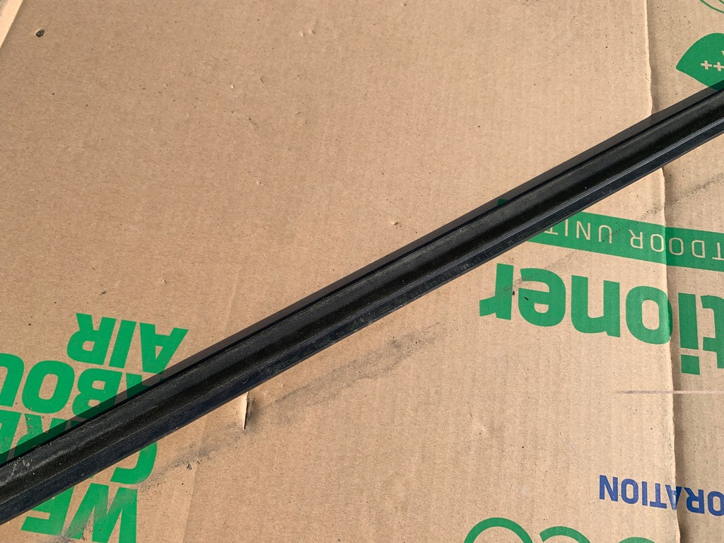 фото №7, Молдинг ущільнювач 7p0837477 cayenne 7p porsche