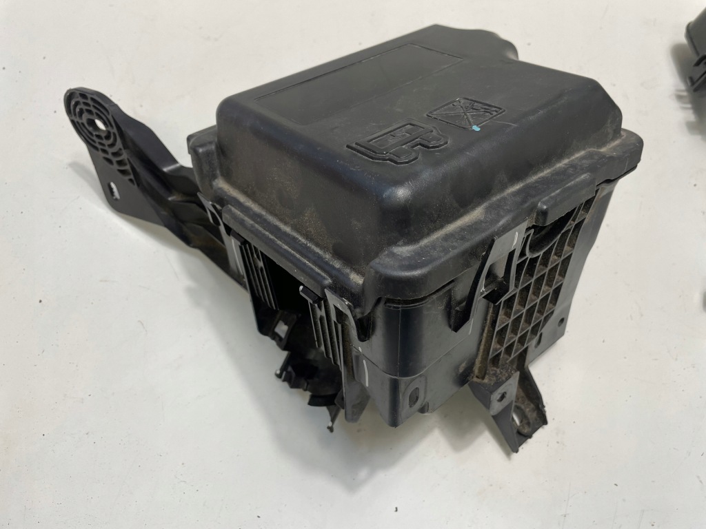 фото №1, Коробка запобіжників peugeot 208 2008 c3 ds3