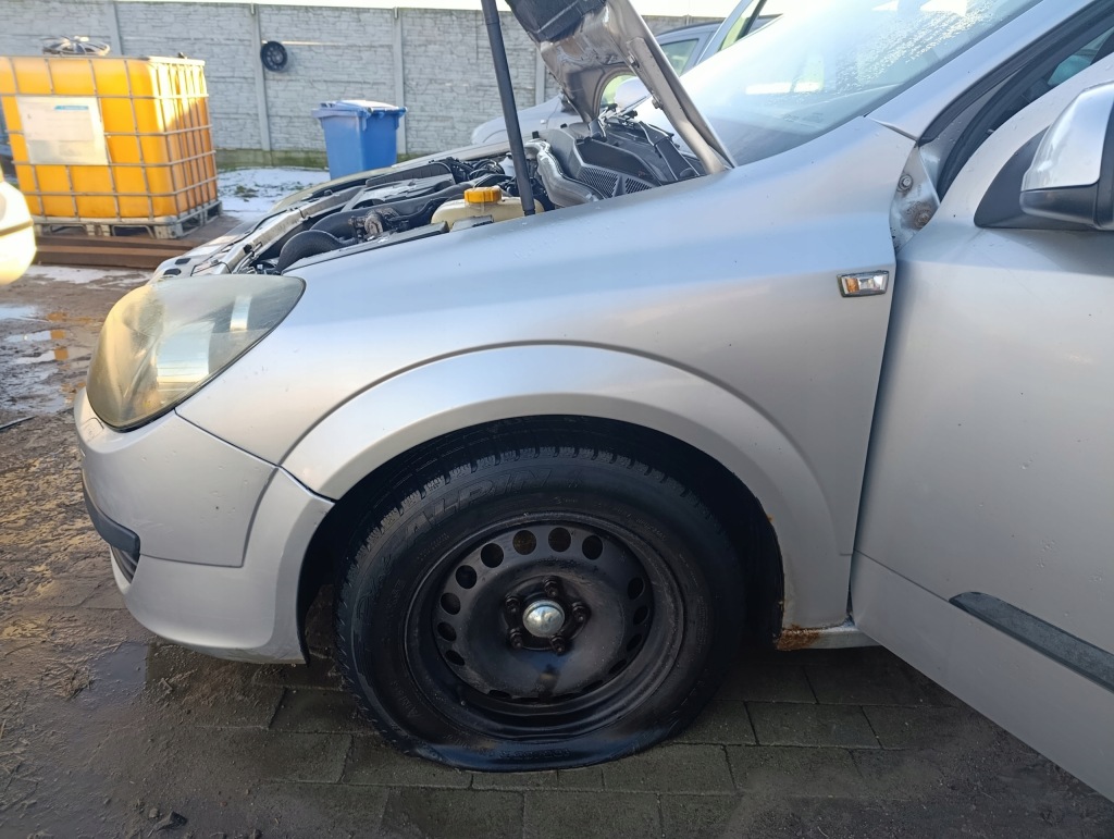 Купити Opel astra iii 3 h kombi 2004-2010 лонжерон чверть панель фари - правий перед