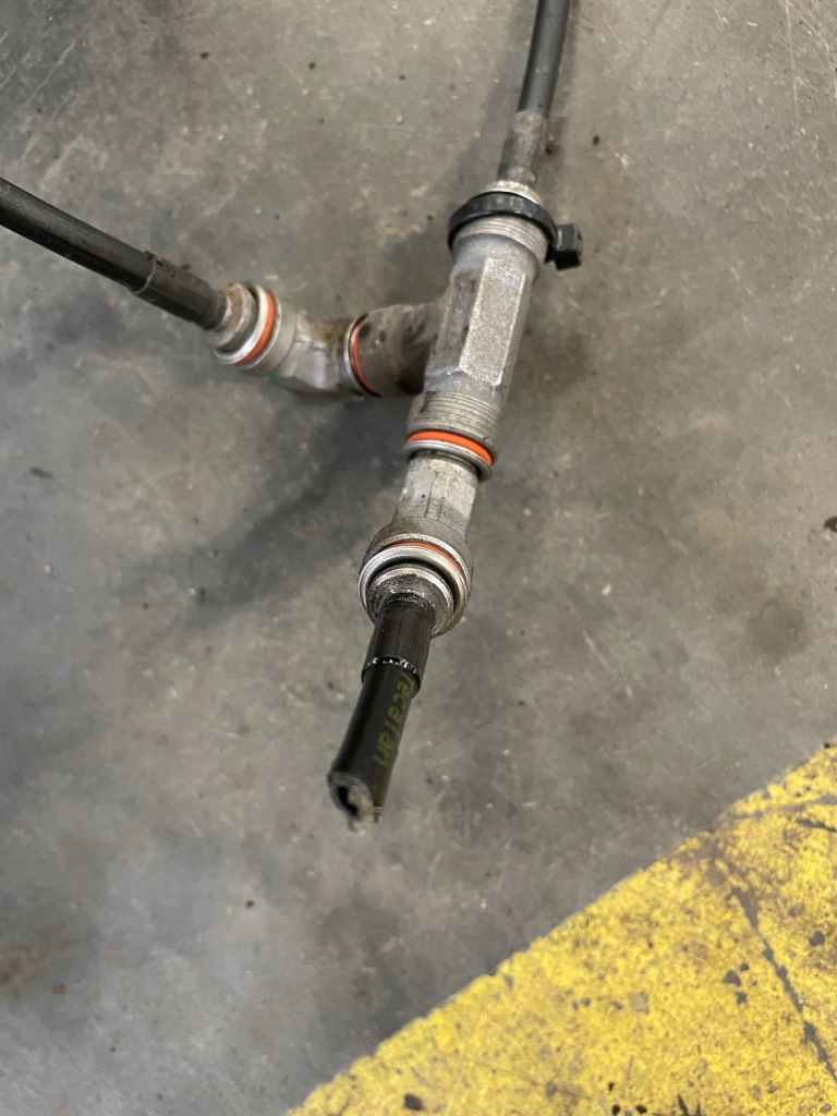 Mercedes actros 11-18 mp4 classicspace привод замок насос 1041835 Цена