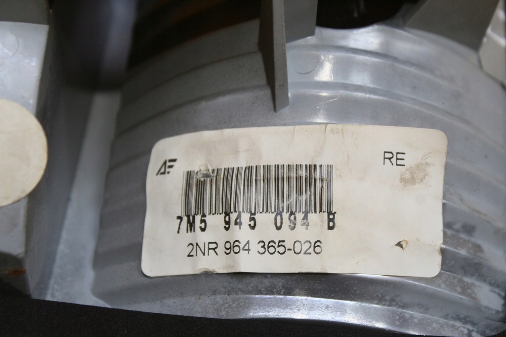 фото №7, Лампа правий задня кришка багажника ford galaxy i fl 7m5945094b