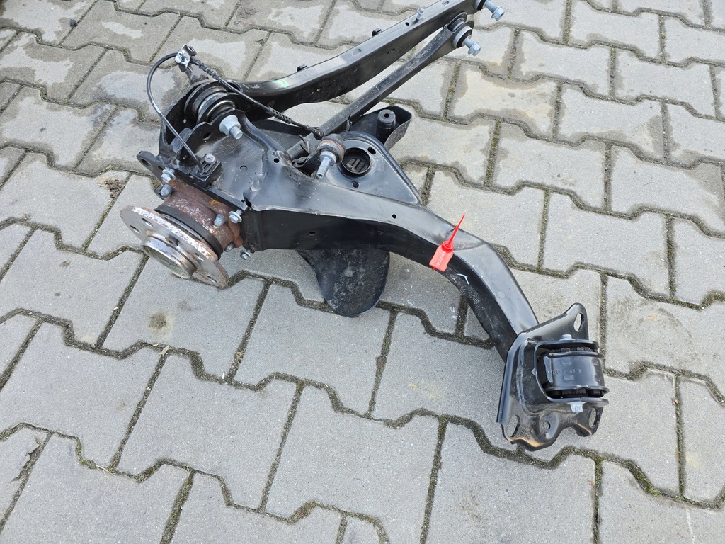 фото №5, Поворотний кулак важіль правий задня x drive bmw f45 f48 f39 6881362 6898964 6881364