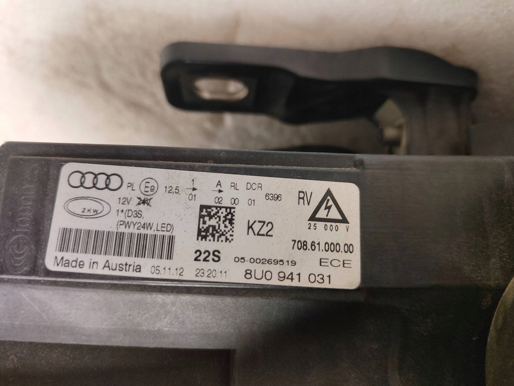 фото №8, Audi q3 8u ксенон поворотный перед сторона левая 8u0941031