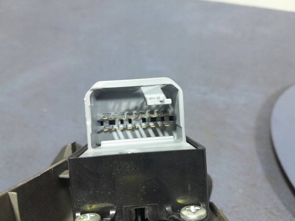 фото №8, Toyota prius ii 03- панель управление окон зеркал перед левый 84820-47050