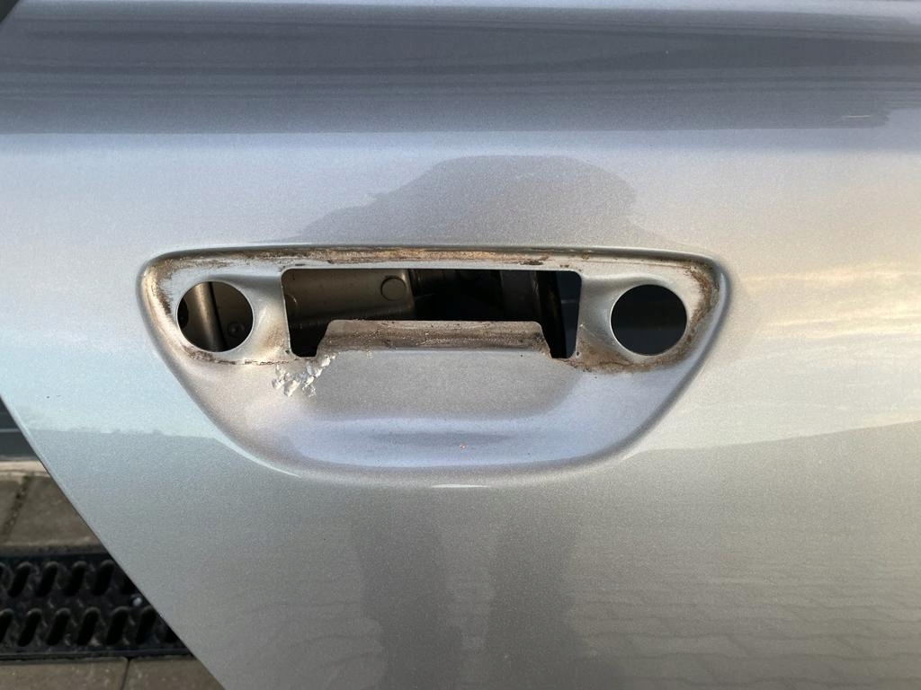 фото №6, Audi a8 d3 дверь правое задние цвет ly7g