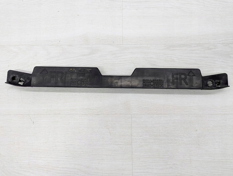 фото №1, Напрямна бампера задня mazda cx-3