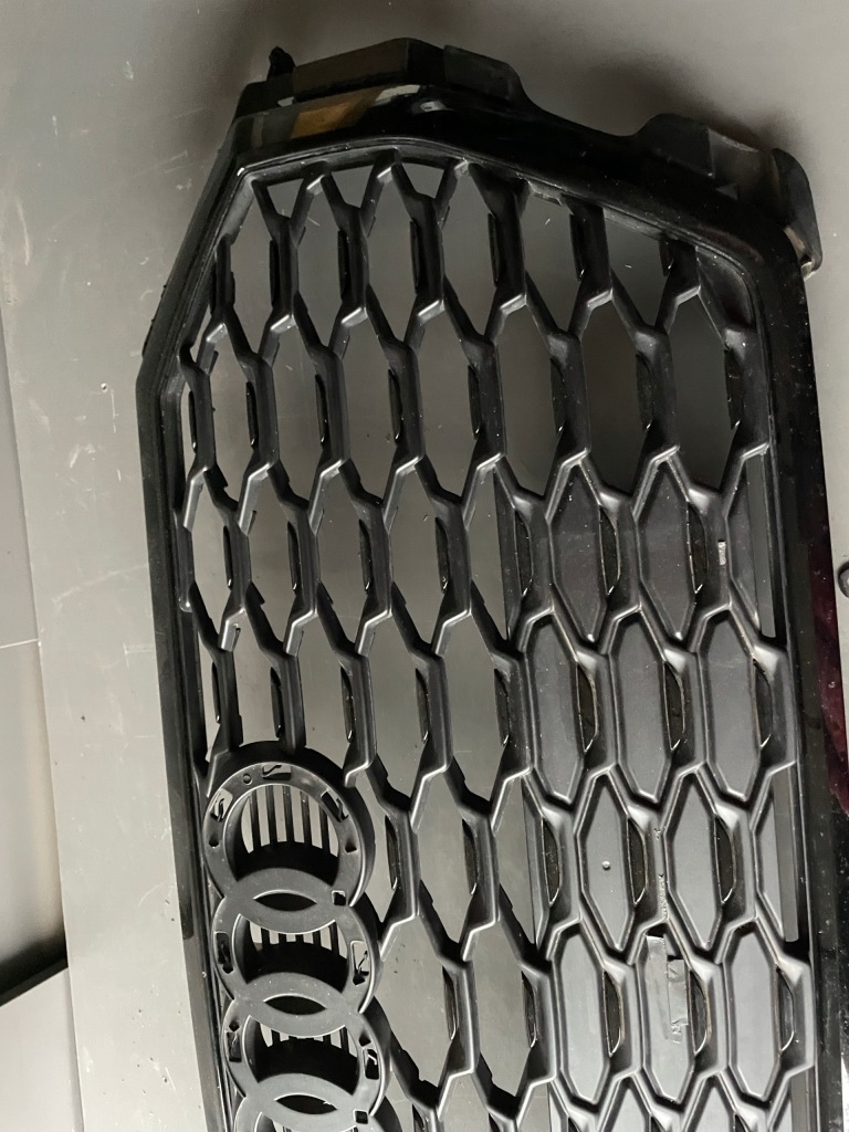 Решётка радиатора решётка  радиатора audi q3 83f s-line чёрный 83f853651 оригинал черный Доставка