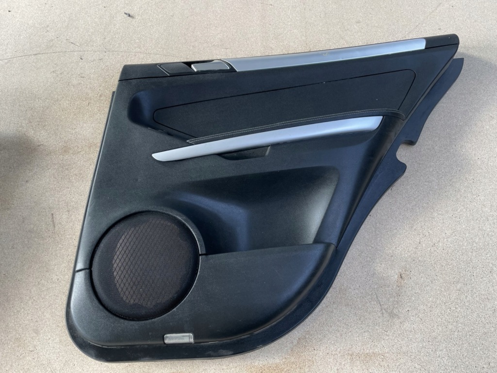 Купити Обшивка двері задній правий mercedes ml w164