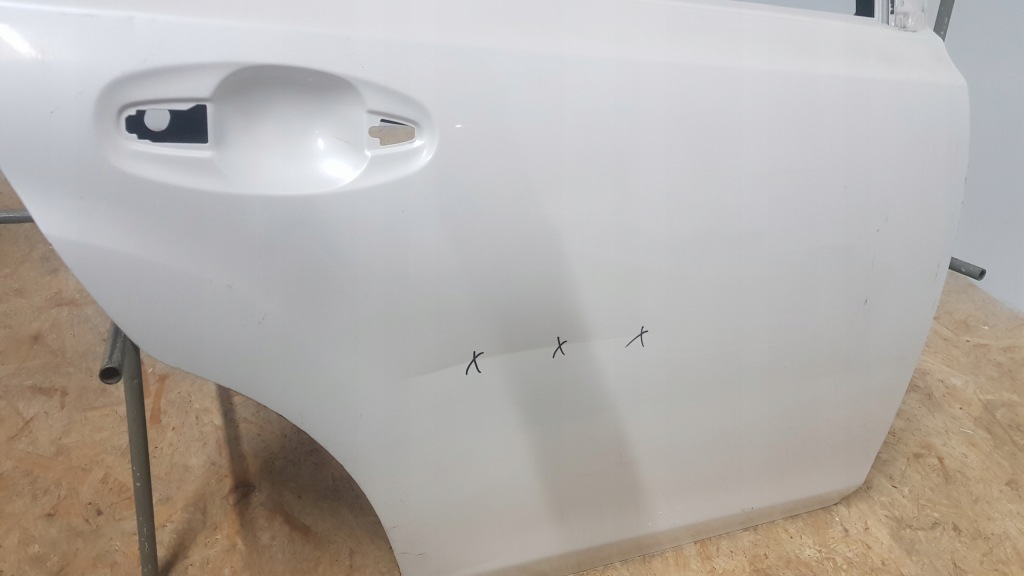 фото №4, Subaru outback 08r -- дверь задние правое