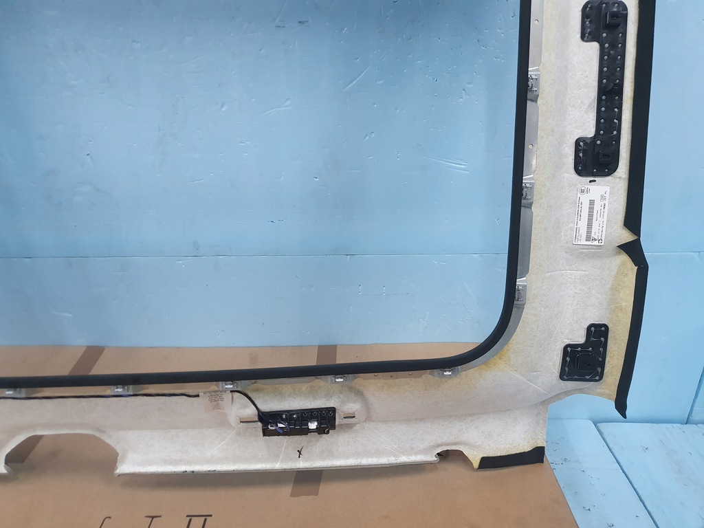 фото №9, Потолок потолок porsche taycan 9j1 оригинальная