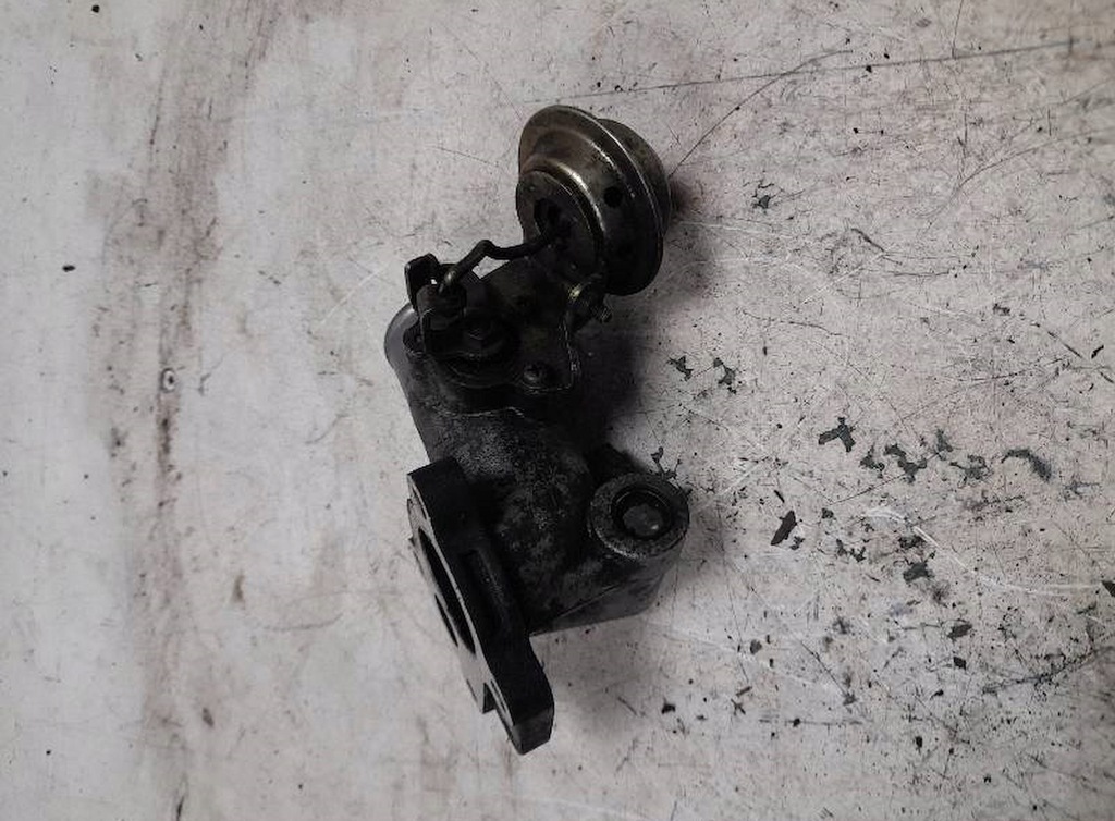 фото №3, Дроссельная заслонка toyota yaris 1.4 d-4d