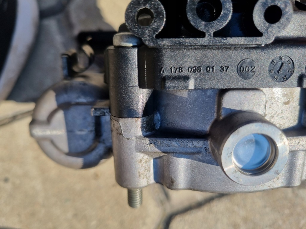 Дросельна заслінка mercedes gts e63 c63 a178 amg a2761410125 a1780980137 Київ