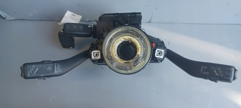 Переключатель подрулевой  volkswagen 1k0953503ep Оригинал