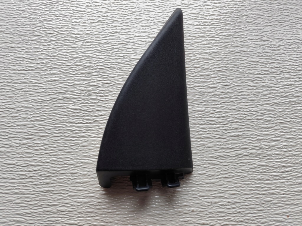 Купить Mercedes glb x247 защита заглушка треугольник дверь правая a2477206402