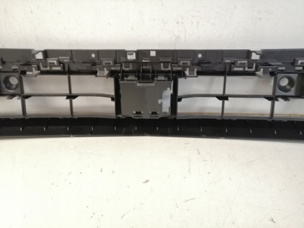 Решітка бампера нижня audi q3 s-lin 19- 83a807683a Зі Шроту