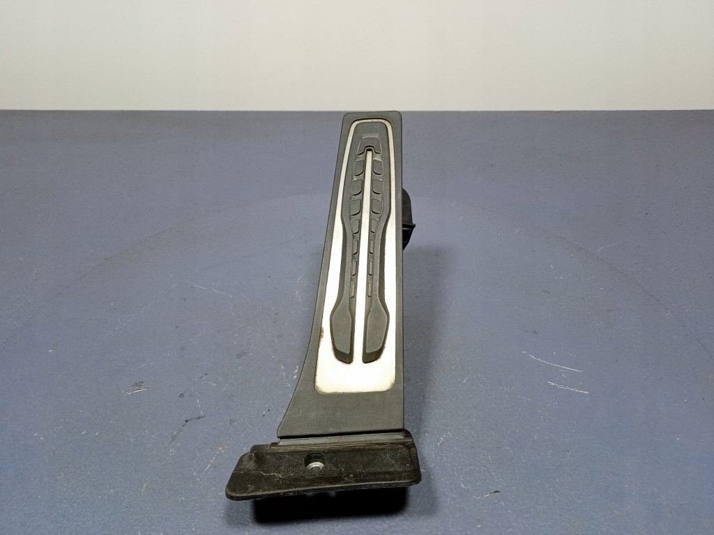 фото №1, Bmw 1 f40 педаль газа потенциометр 6889820