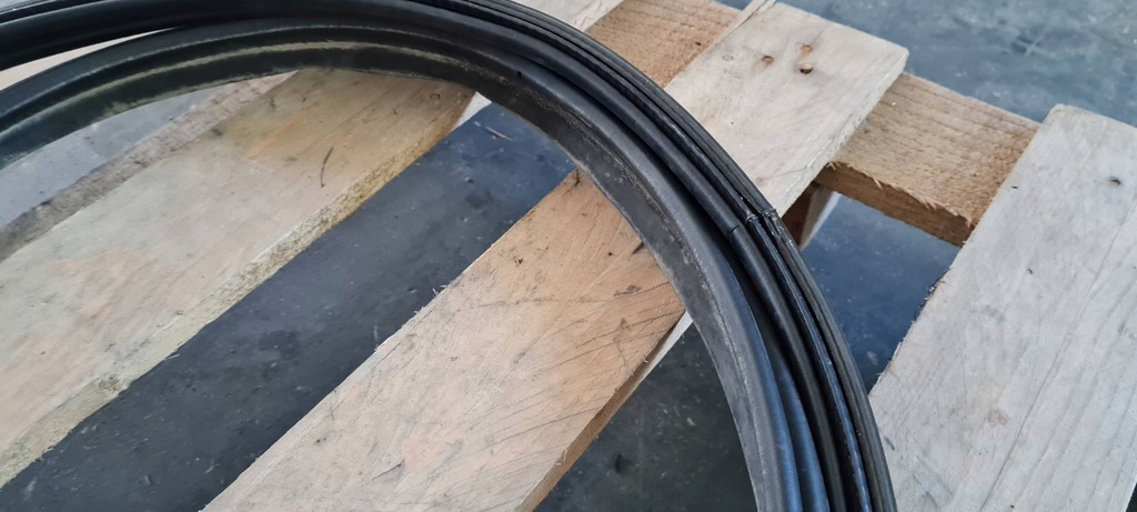 фото №9, S4 b9 8w a4 прокладка крышки багажника задняя sedan 8w5827705d