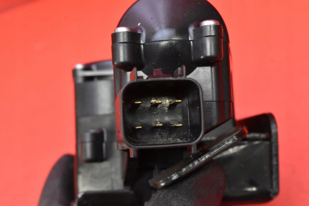 Замок доводчик кришки задній багажника 13503467 opel insignia a універсал 08-14 Зі Шроту