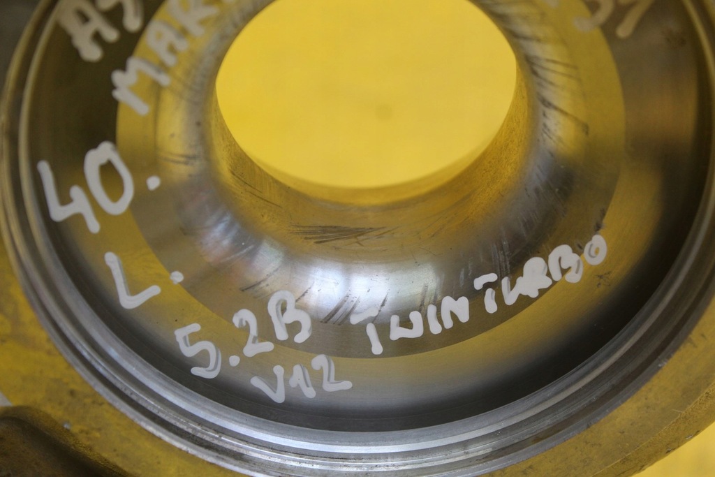 фото №10, Корпус турбины левый aston martin 5.2 b v12 tvin turbo db11 hy53-9g438-ab