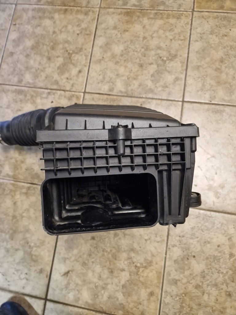 фото №6, Корпус фільтра повітря audi rs3 3q0129607a