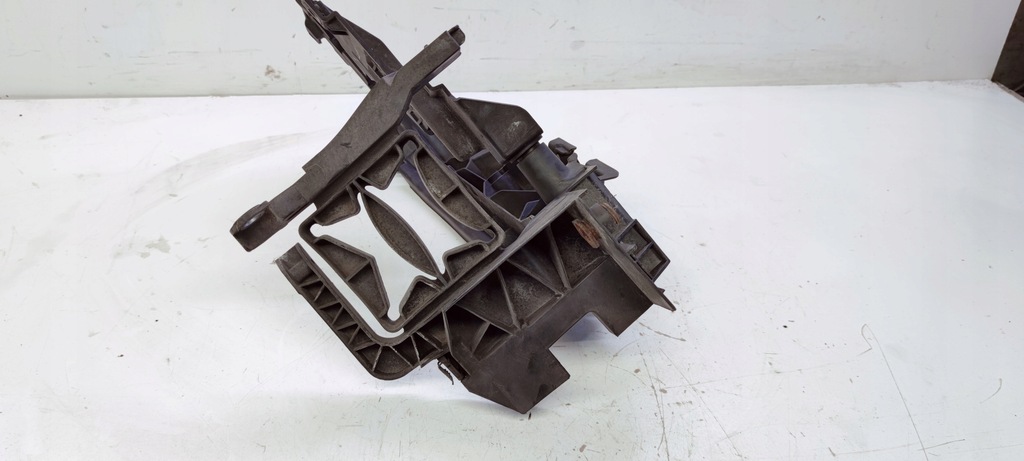 фото №7, Направляющая кронштейн фара audi q5 8r 8r0805608