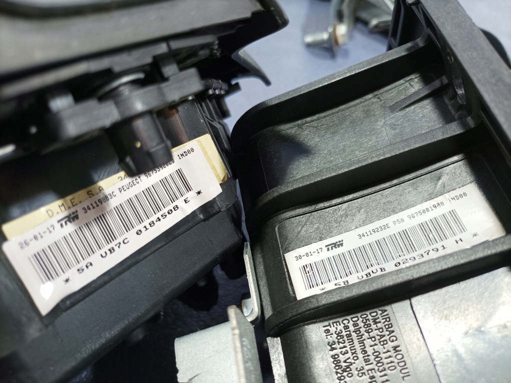 фото №10, Peugeot 301 lift приборная панель приборная приборная панель pulpit датчик подушки безопасности ремни