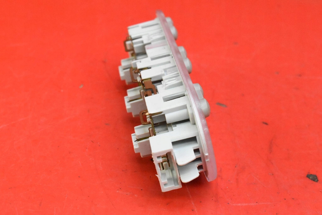 фото №5, Лампа освітлення салону перед 8200073234 nissan micra k13 10-13