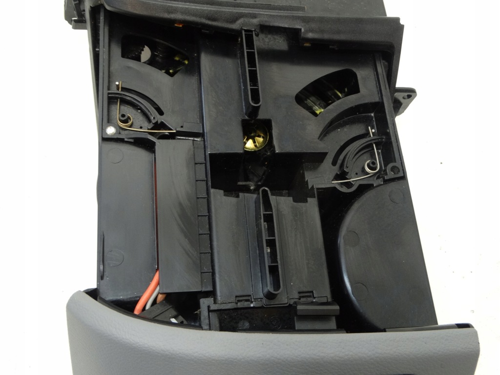 Бардачок підсклянник на чашка прикурювач vw t5 multivan 7h5858601c Ціна