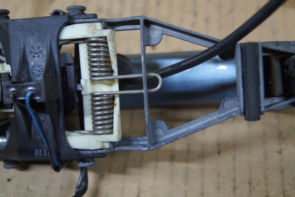 фото №7, Vw eos lift правый перед 5j0837886b