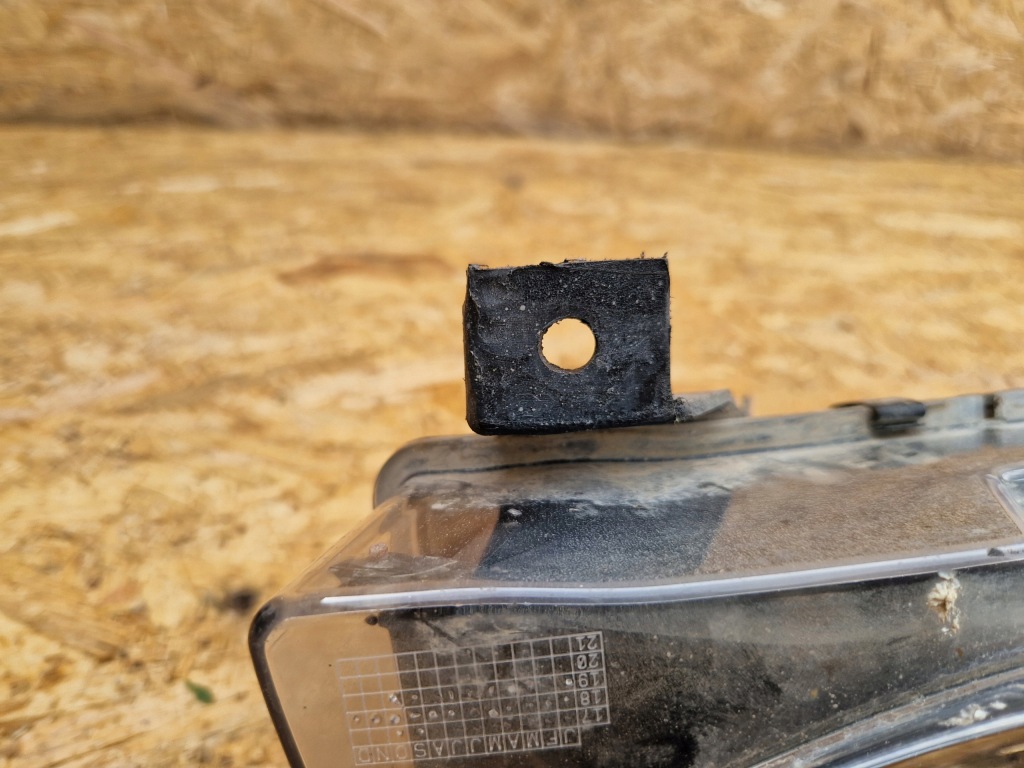 Протитуманна фара правий led drl tesla 3 в Україні