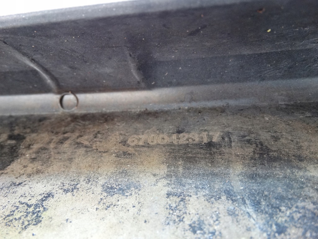 Maserati levante granlusso 17+ спойлер бампера передній молдинг 670042317 Оригінал