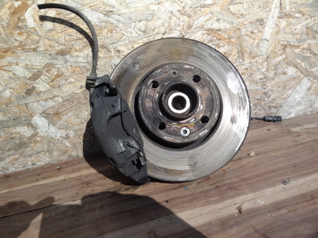 фото №1, Dacia logan ii 2018 lift 0,9 tce поворотный кулак левая