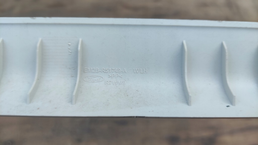 фото №4, Ford s max mk2 защита заднего стойка c обшивка стойка задняя em2b-r51749-ae