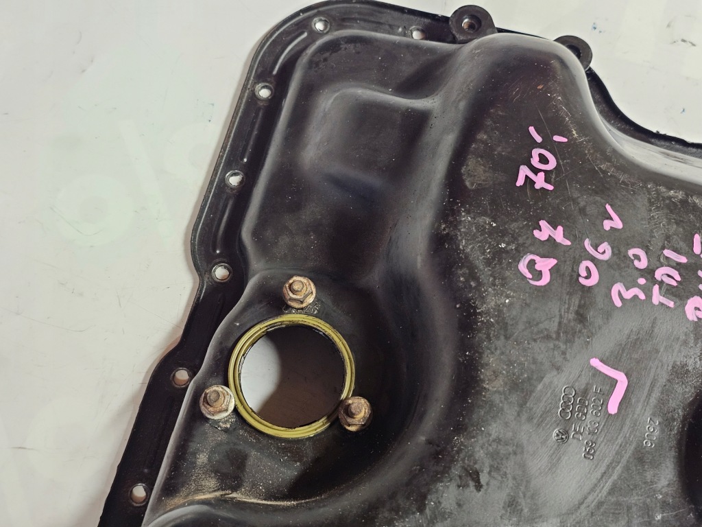 Купить Audi q7 4l 06r 3.0 tdi bug поддон масляная 059103602f