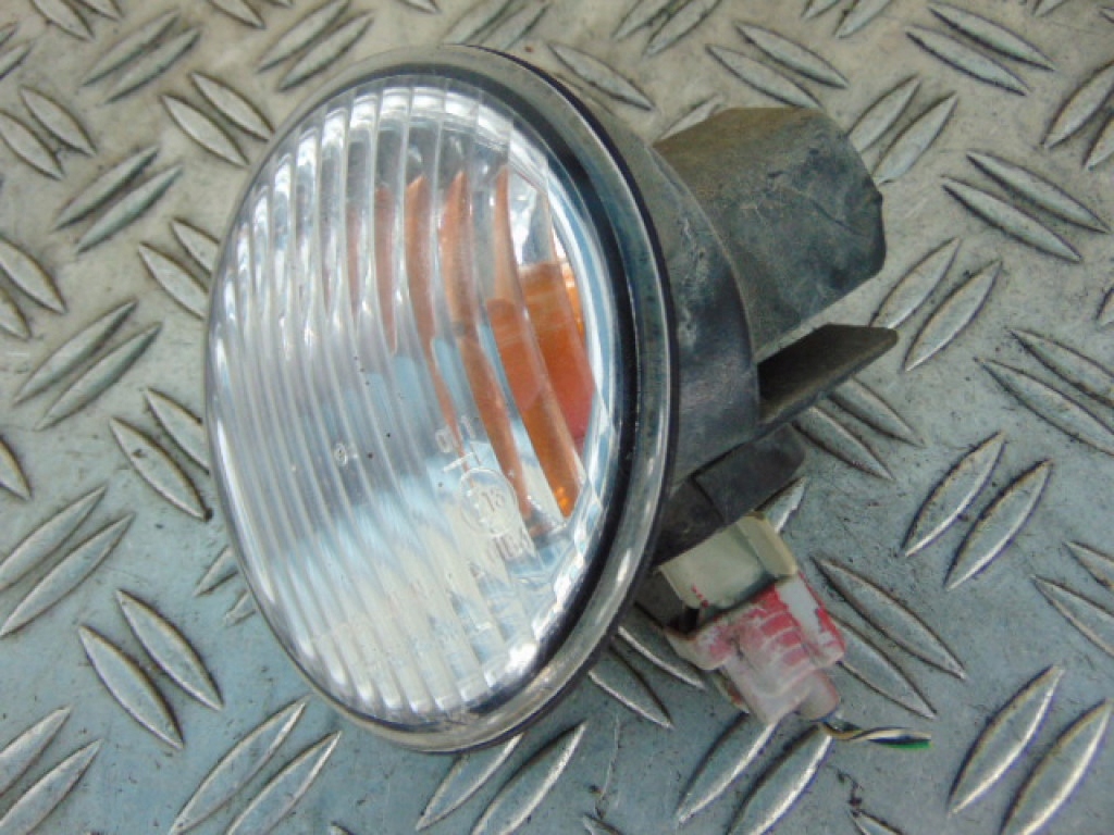 фото №1, Toyota corolla поворотник. prz.lew.