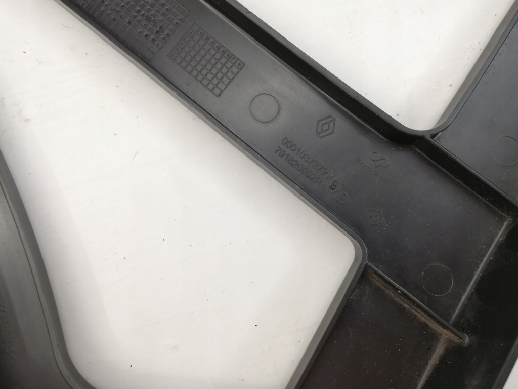 Renault megane iii kombi правий напрямна бампера задня Оригінал