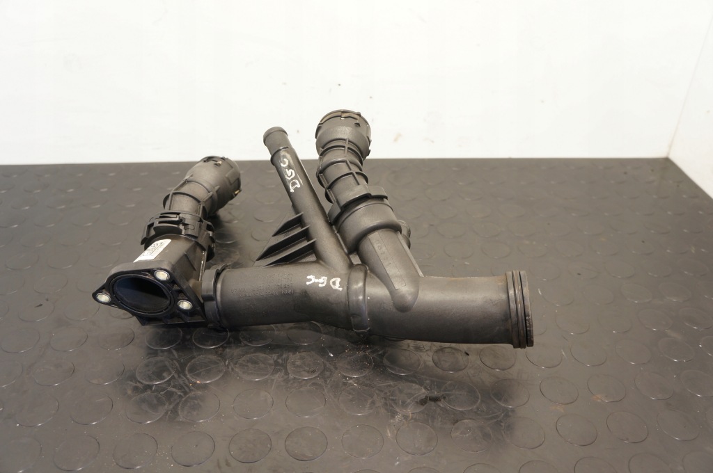 фото №1, Корпус термостата vw golf vii t-roc passat b8 1,6 2,0 tdi 04l121026f